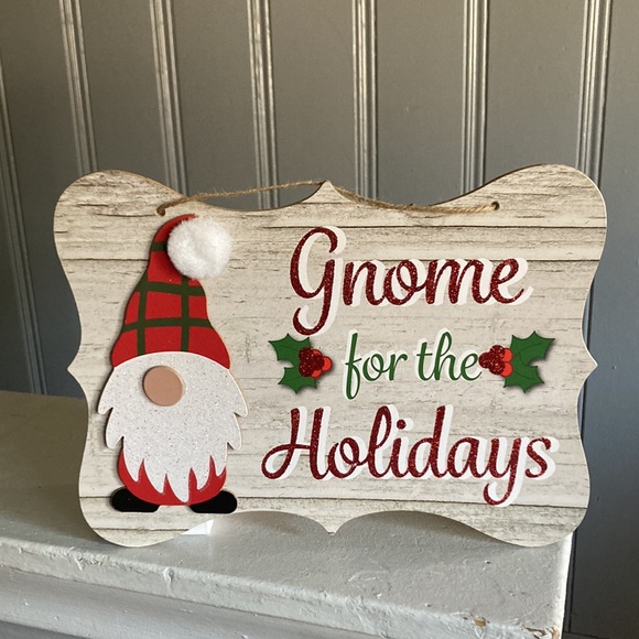 NWT Adorable Wooden Glittered Gnome for the Holidays Decoration Sign - Picture 16 of 16